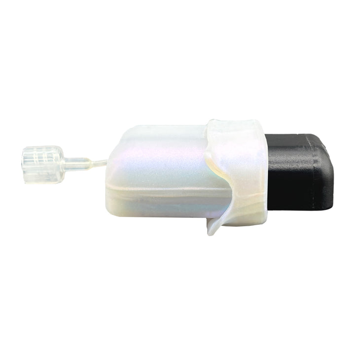 The side of the white shimmer Mobi Tandem Gel Skin pulled up on the insulin pump showing grooves for optimal grip and fold back for easy removal.